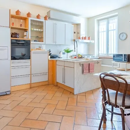 Villa Uvaspina 8, Emma *