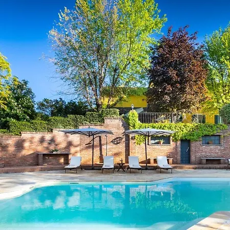 Uvaspina 8, Emma Villa