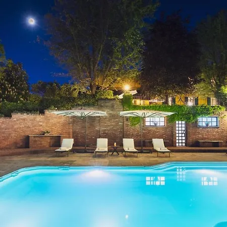 Uvaspina 8, Emma Villa