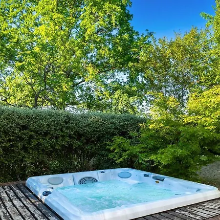 Villa Uvaspina 8, Emma