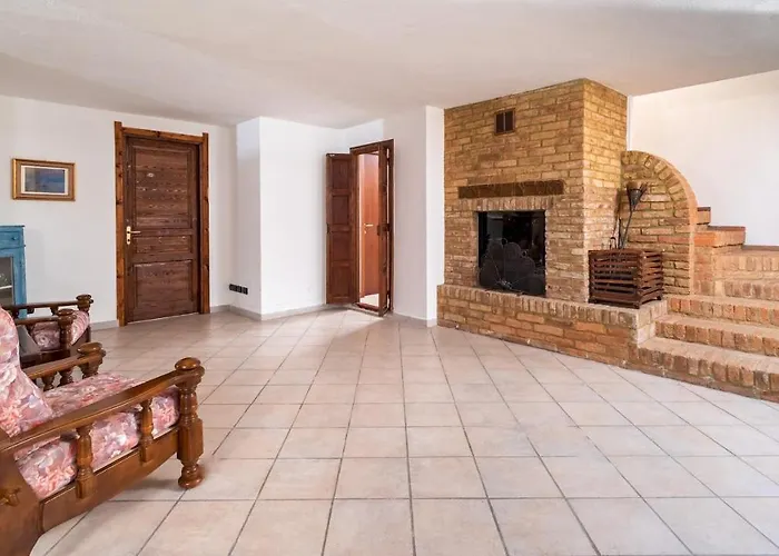 Uvaspina 8, Emma Villa