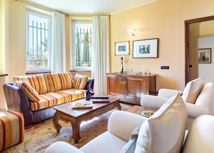 Uvaspina 8, Emma Villa Antignano (Piedmont)