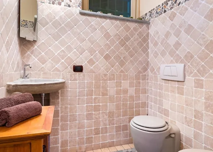 Villa Uvaspina 8, Emma Antignano (Piedmont)